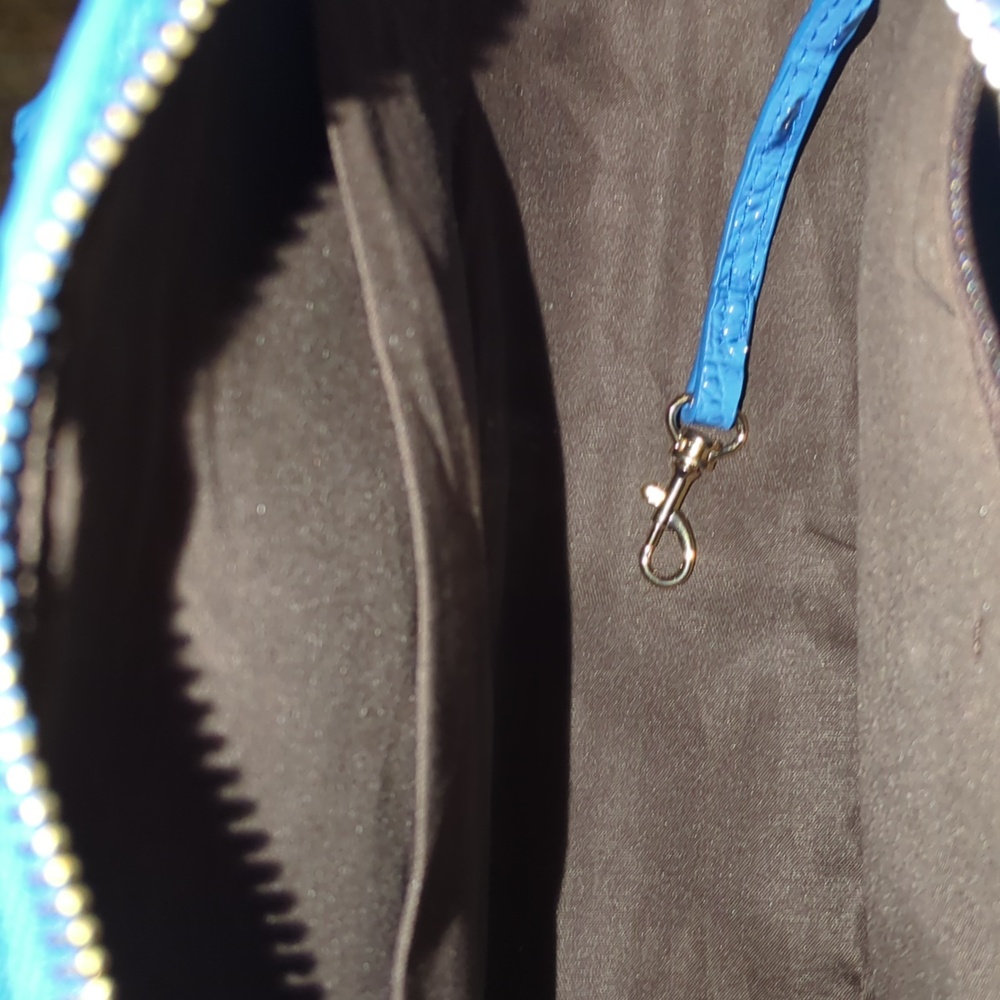💥SALE💥 Blue Crocodile-Embossed Handbag - Picture 5 of 6